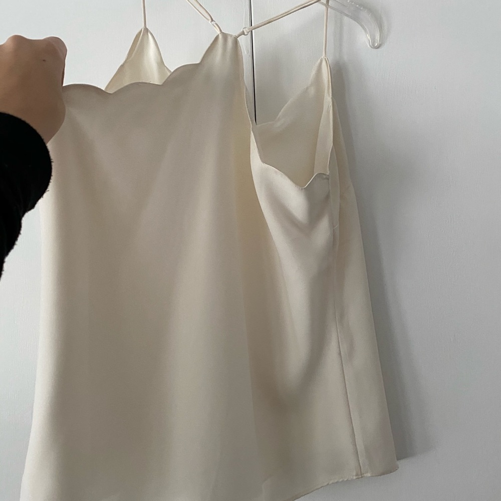 Scalloped Tank Top - Picture 4 of 4